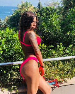 Güler Yüzlü ve Sempatik Genç Escort Bayan Hakkında