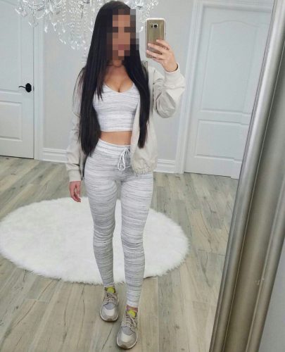 Olgun Escort Bölgesinde Dikkat Çeken Güzeller