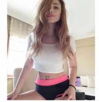 Atakum Gecelerini Aydınlatan Yıldız: Neşeli Escort Bayan