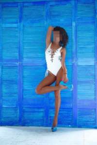 Genç Bayan Escort: Tutkulu ve Şehvet Dolu Bir Gece Vaadi