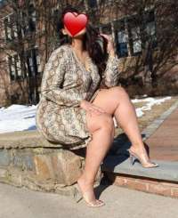 Genç Escort Bayan'ın Akıcı Dansı: Büyüleyici ve Karşı Konulmaz