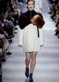 Olgun Escort'un Hükümet Evi'ndeki Çarpıcı Varlık: Begüm