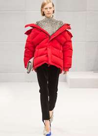 Olgun Escort'un Hükümet Evi'ndeki Çarpıcı Varlık: Begüm